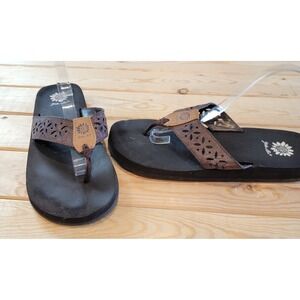 Women's Yellow Box Damara sz 11 Flip Flops Dark Brown Black Sandals Shoes Flats‎